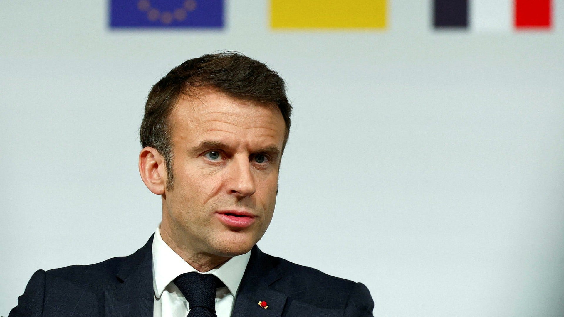 Erik de la Reguera: Macron would do well to act more and talk less about Ukraine