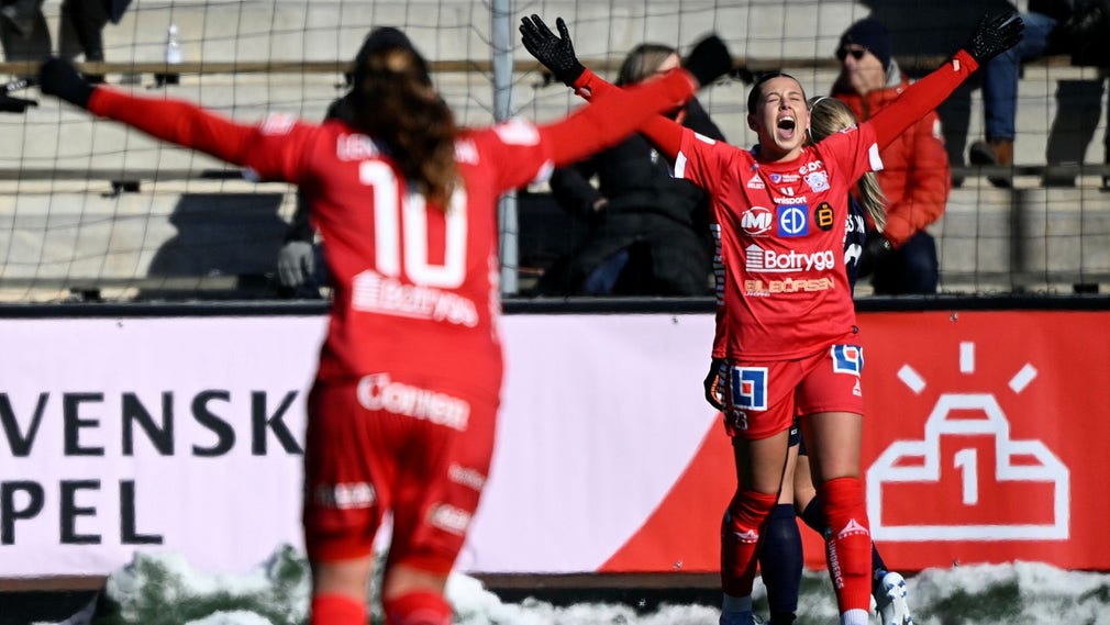 Linköpings Cornelia Kapocs jublar efter 0–1-målet.