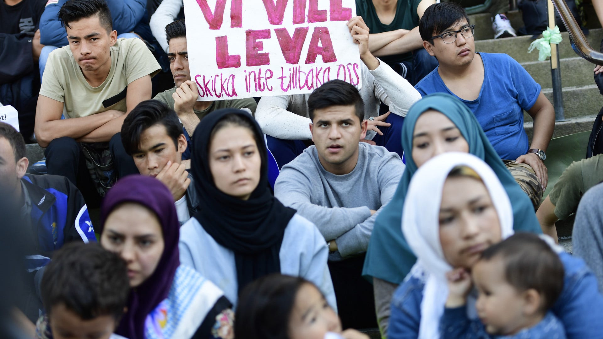 Ensamkommande asylsökande under en manifestation på Medborgarplatsen i Stockholm 2017.