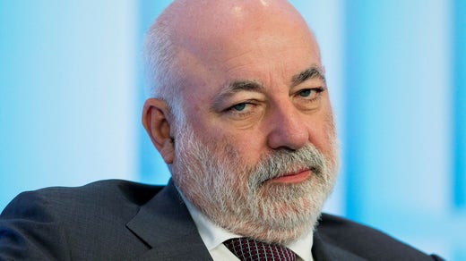 Oljemiljardären Viktor Vekselberg har nära band till Rysslands president Vladimir Putin.