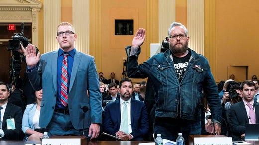 Den tidigare Trumpanhängaren Stephen Ayres och Jason Van Tatenhove från Oath Keepers vittnade i kongressen i somras.