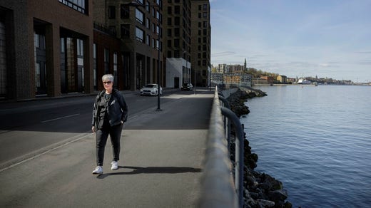 Mona Sahlin delar sin tid mellan Hultsfred och den nya lägenheten på Kvarnholmen i Nacka.