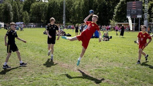Över 400 lag från fem olika länder tävlar i utomhuscupen.