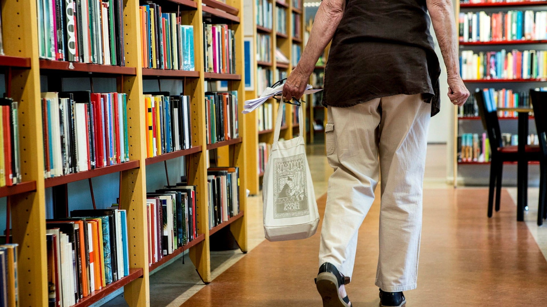 På 22 år har 435 bibliotek lagts ner i Sverige.