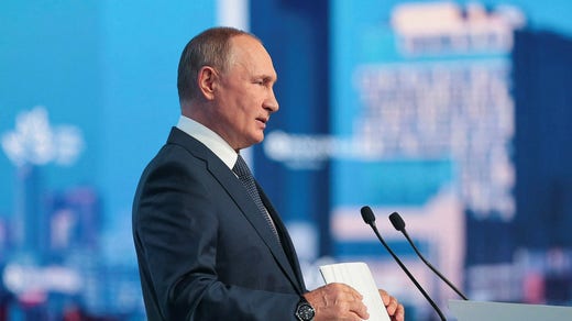 Vladimir Putin ha parlato a una conferenza economica in Russia mercoledì.