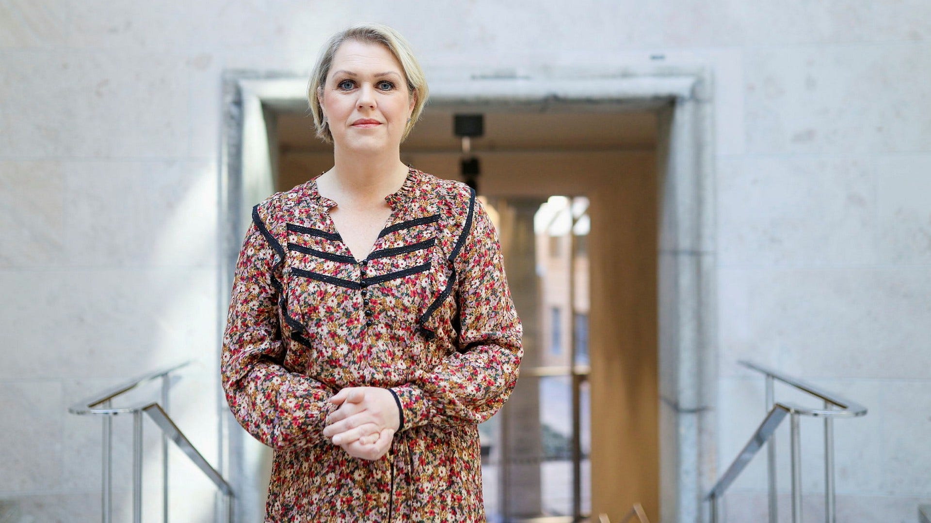 Lena Hallengren sticker inte under stol med att Socialdemokraterna nu går till motattack.