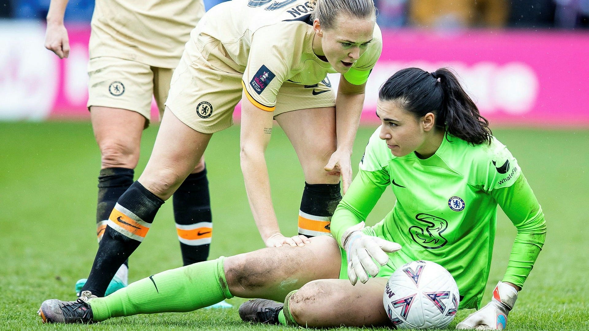 Målvakten Zecira Musovic och Magdalena Eriksson är två av tre svenskor som kan bli mästare med Chelsea i helgen. I Londonlaget finns också Johanna Rytting Kaneryd.