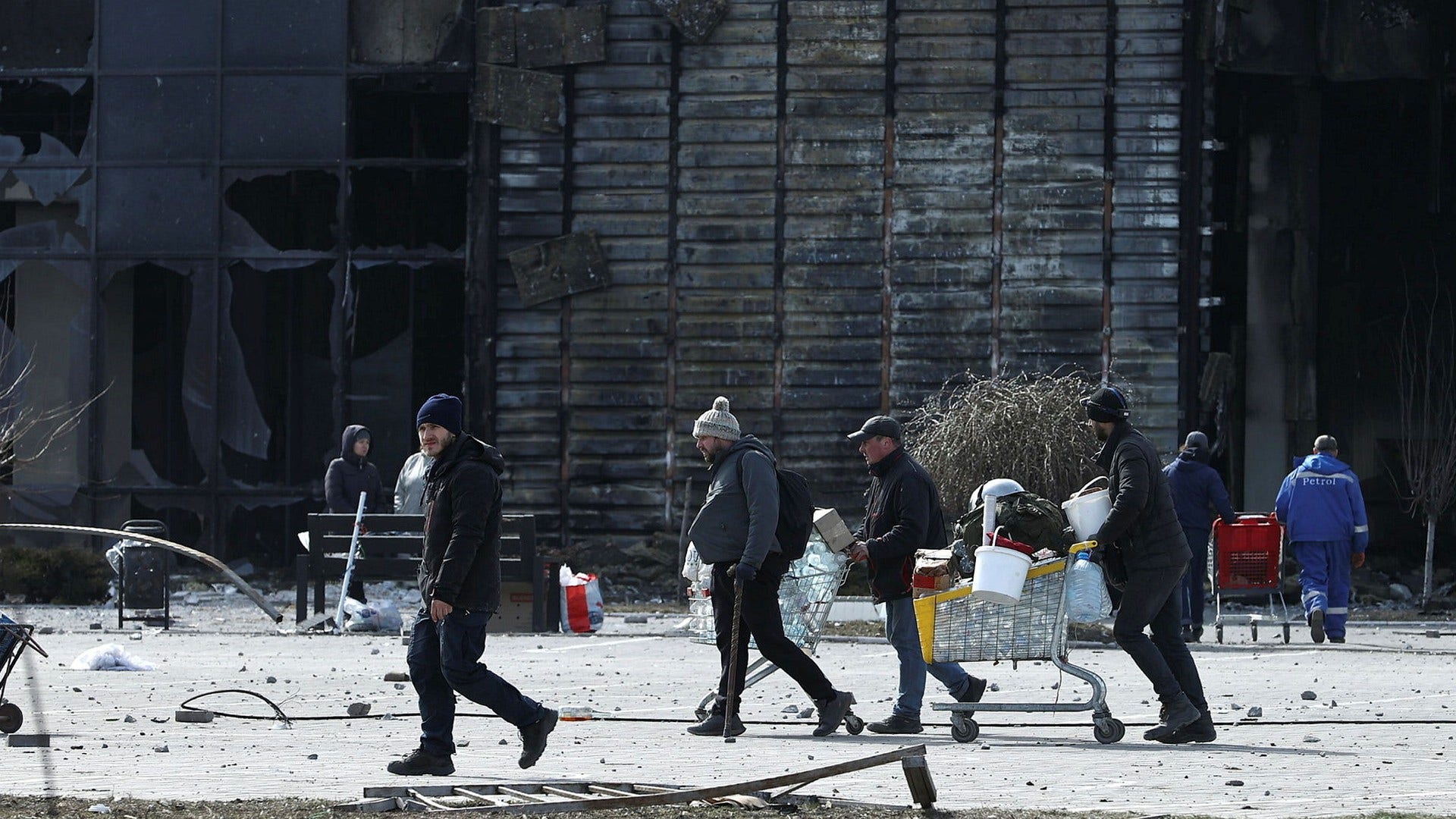 Mariupol i torsdags. Civila riskerar att föras bort och frihetsberövas.