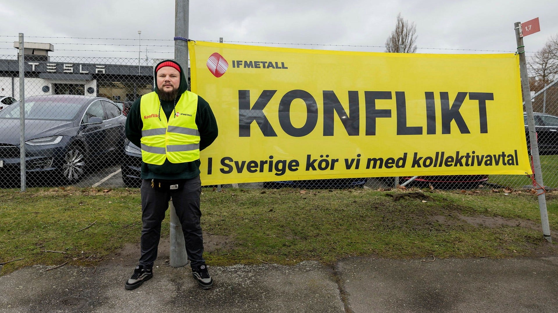 Tesla-arbetaren strejkar: Jag fick ingen löneförhöjning