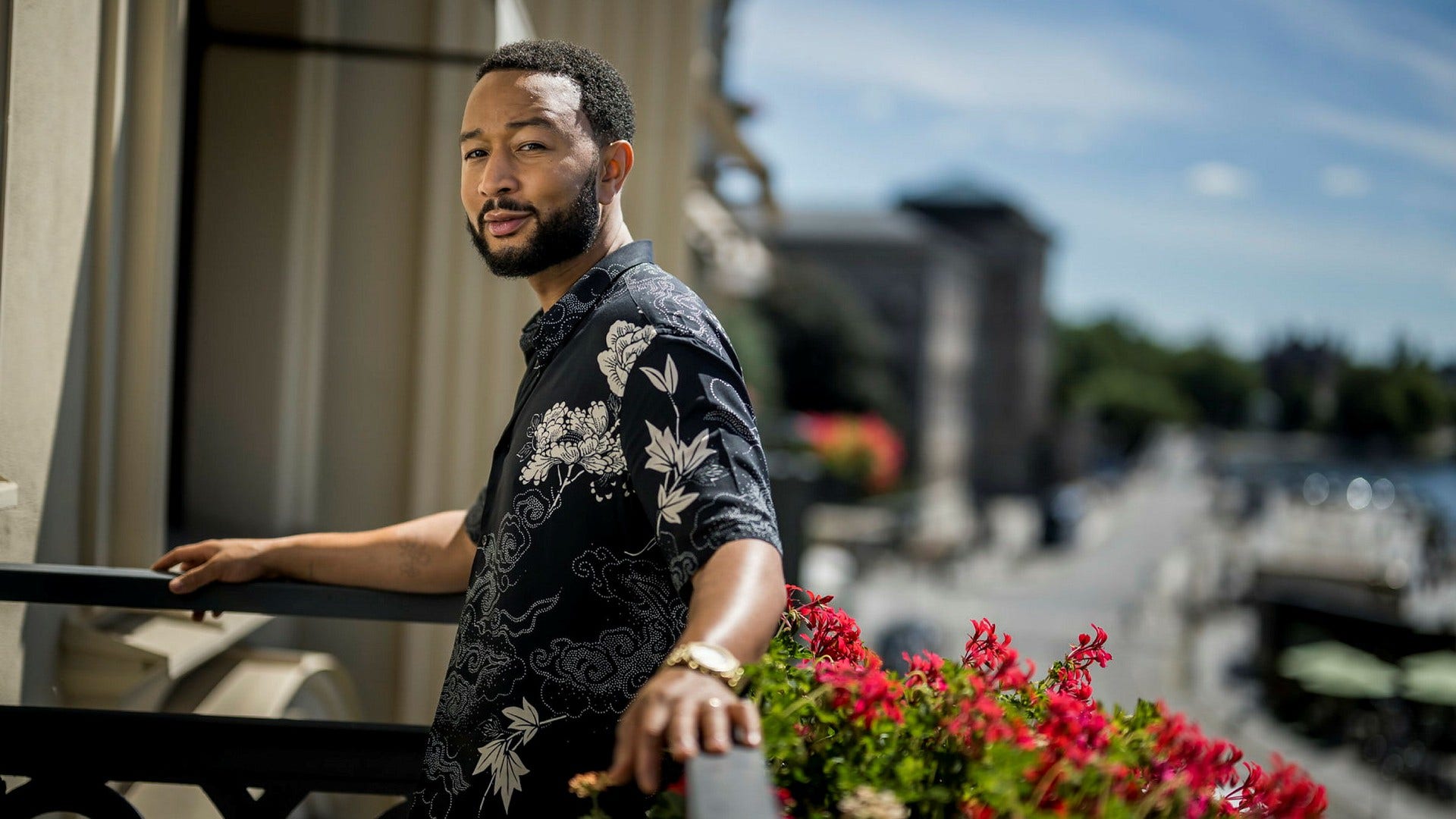 John Legend är på besök i Stockholm för att spela på Gröna Lund.