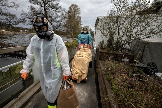 ”Vilka hjältar vi har inom vårdpersonalen. Jobbet som ambulansförare är otroligt slitit men jag har tagit med mig viktiga perspektiv”, säger Malin Öhman.