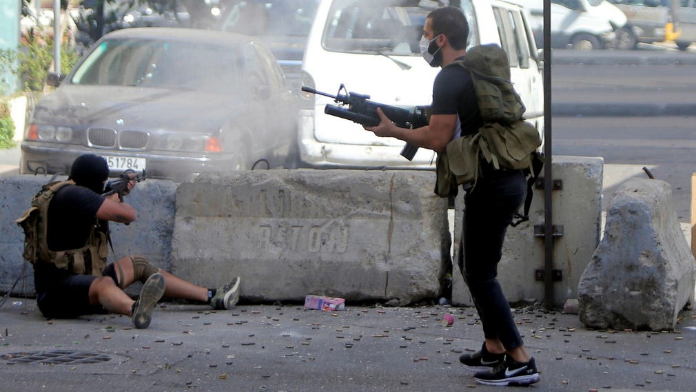 Ingen plats för civila i kulregnet i Beirut.