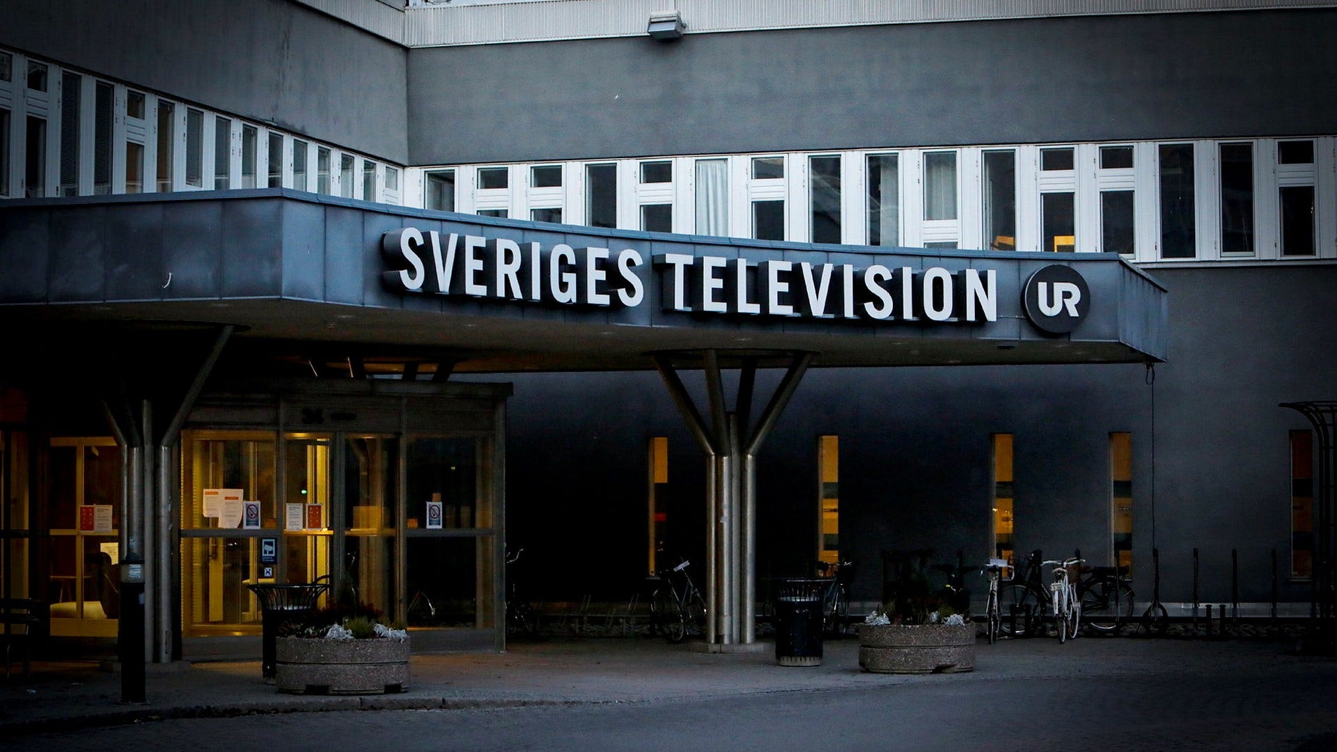 Chefredaktörerna menar att SVT:s nyhetstexter kan konkurrera ut dagstidningarna.