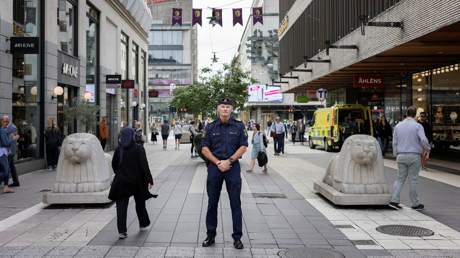 ”Det är fruktansvärt att det hände, men det var inte en chock”, säger Michael Fetz om dådet på Drottninggatan.