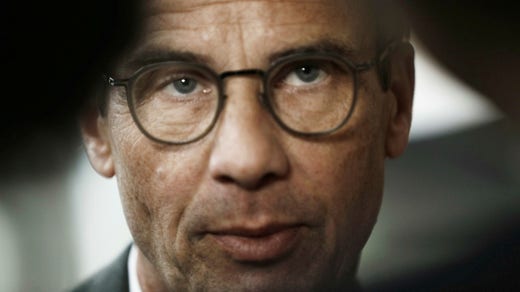 Min sida hade en seriös process medan regeringen klamrar sig fast med hjälp av en politisk vilde, säger Ulf Kristersson.
