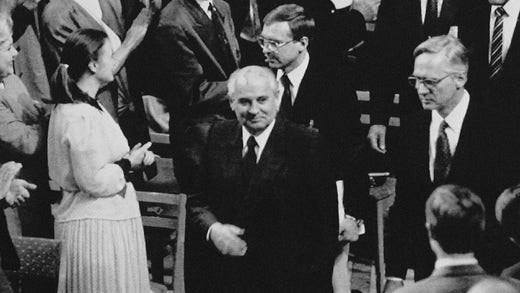 Michail Gorbaciov vinse il Premio Nobel per la Pace nel 1990 