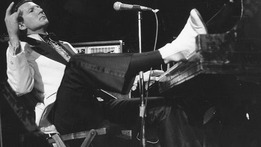 Jerry Lee Lewis på Madison Square Garden, 1975. På fredagen kom beskedet att rocklegendaren avlidit.