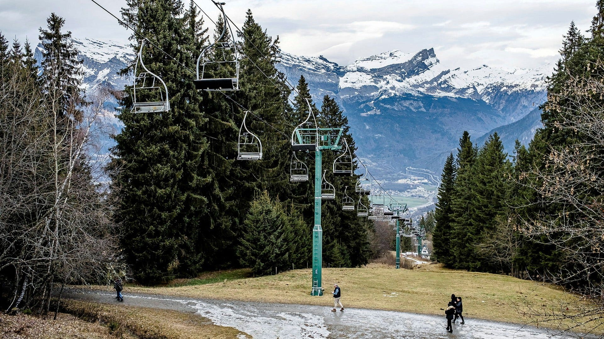 Saint Gervais i de franska alperna var en av många skidorter som helt eller delvis fick stänga ner under den varma vintern 2022/2023.