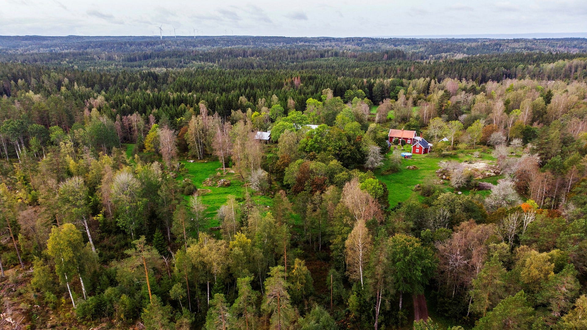 Ett kanadensiskt bolag vill bygga en gruva i Grännaberget vid Vättern. Men en sådan gruva är ingen lösning på miljöförstöring i andra länder, menar insändarskribenterna.