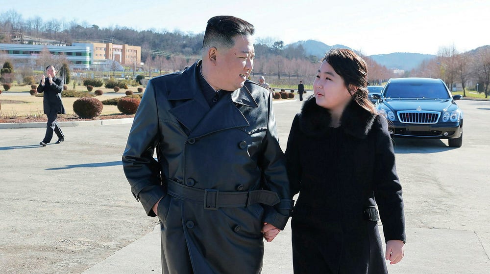 Teorier sprids: Varför visar Kim Jong-Un upp dottern?