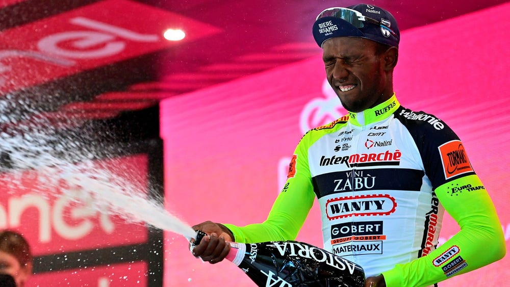 Giro-segraren till sjukhus – fick kork i ögat