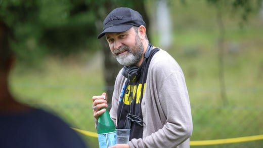 Lukas Moodysson vill jobba med så tekniskt avskalat som möjligt. Han säger att de vill filma så likt verkligheten de kan.