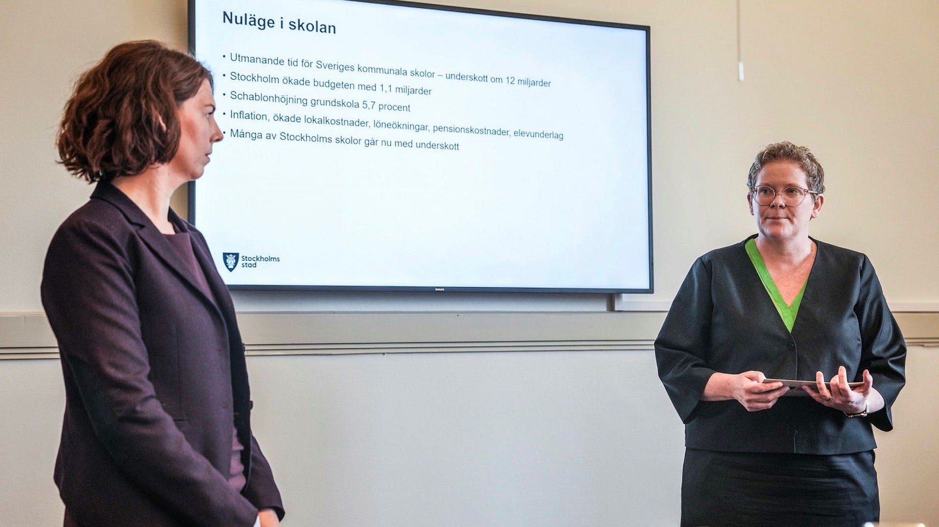 Skolborgarråd Emilia Bjuggren och finansborgarråd Karin Wanngård kallade till pressträff under tisdagsförmiddagen.