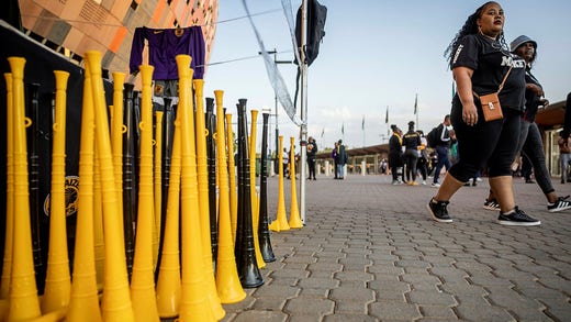 Vuvuzela är ett instrument som världens fotbollsälskare lärde sig att hata under 2010 års fotbolls-VM i Sydafrika. Hornet är tillverkat i plast och kommer i många olika storlekar och färger.