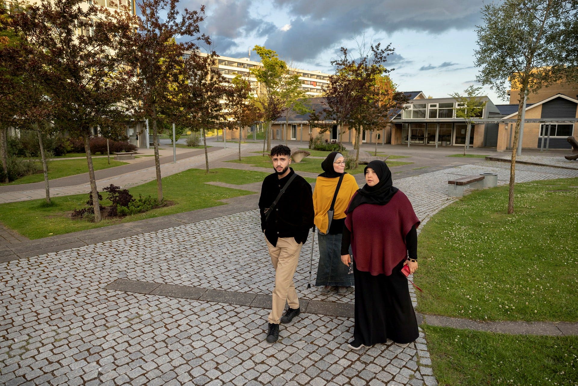 Ibrahim El-Hassan, Rina Krøyer och Waed Riyad känner flera som redan tvingats flytta från stadsdelen Vollsmose i Odense. En gigantisk folkförflyttning ska ske när andelen boende med ickevästlig bakgrund ska minska från 76,5 procent till max 30 procent år 2030, vilket är regeringens mål.