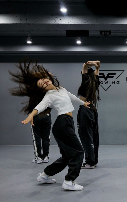 ”Jag gillar inte akademiska studier. Det är roligare att sjunga och dansa”, säger Lee Tae-Young.