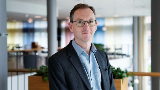 Derek Hutchison, professore di scienze politiche all'Università di Malmö.