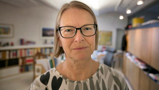 Den nya regeringen har tydligt aviserat att det är viktigt att värna friskolor. Då är det logiskt att välja en minister som gillar det, menar Anna Skarhed som är ordförande i Karensnämnden.