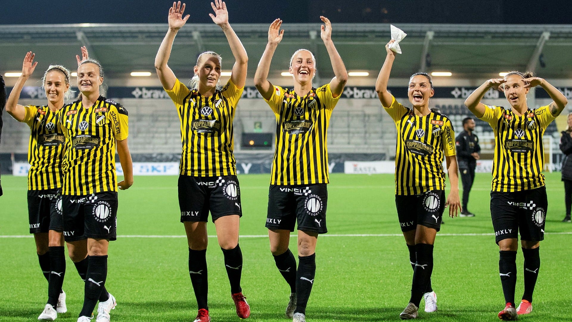 Häcken – med bland annat OS-stjärnan Stina Blackstenius (trea från vänster) – möter Hanna Glas och Sofia Jakobssons Bayern München, Emma Holmgrens Lyon och Benfica i Champions League.