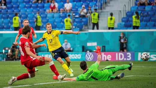 Viktor Claesson gjorde segermålet när Sverige slog Polen i EM förra sommaren.