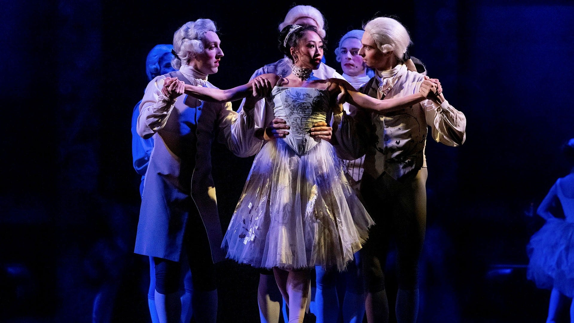 Madeline Woo gör titelrollen i baletten ”Manon”som nu ges på Kungliga Operan.
