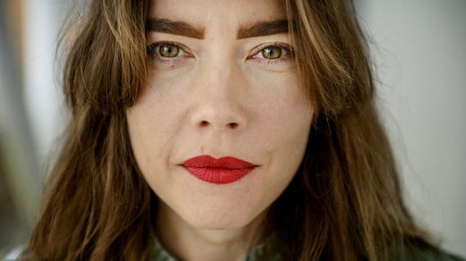 ”Skulle vi vägra övertid och få mycket längre kötider för till exempel en viss typ av cancer så skulle folk dö, eller få mycket sämre chanser”, säger Jenny Myrgren.