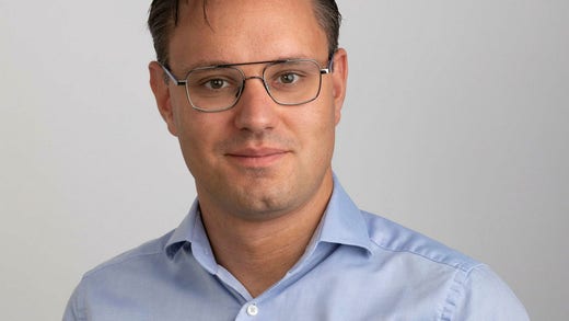 Lars Rådén (M), ordförande i Avtalsutskottet i Region Stockholm, tror att de problem som kan uppstå i samband med omorganiseringen är övergående.