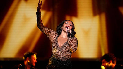 Nadja Kasanesh Holm framförde ett nummer från ”The bodyguard”.