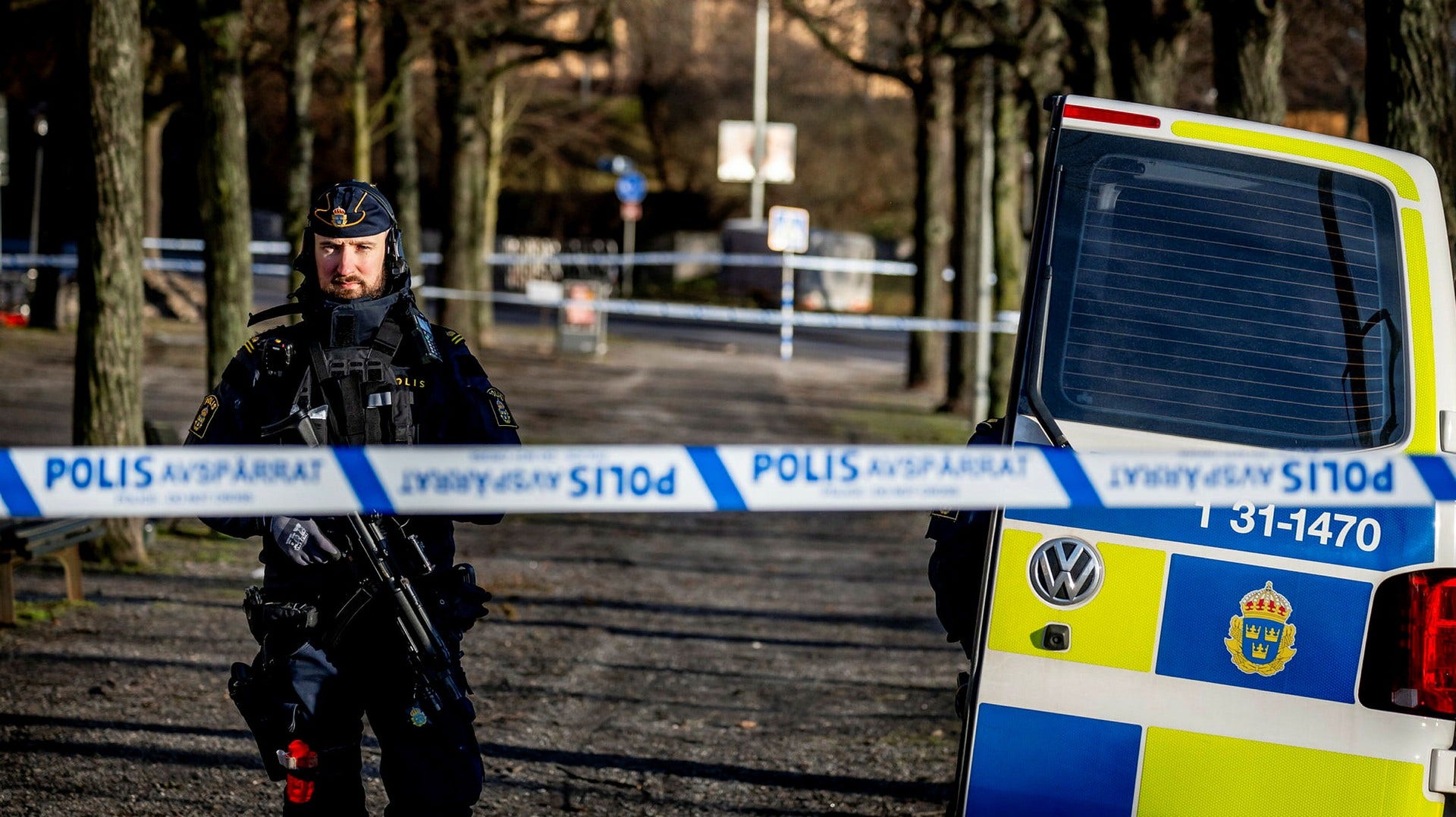 Det farliga föremålet vid Israels ambassad föranledde en stor polisinsats.
