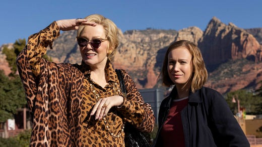 Jean Smart och Hannah Einbinder i ”Hacks 2”.