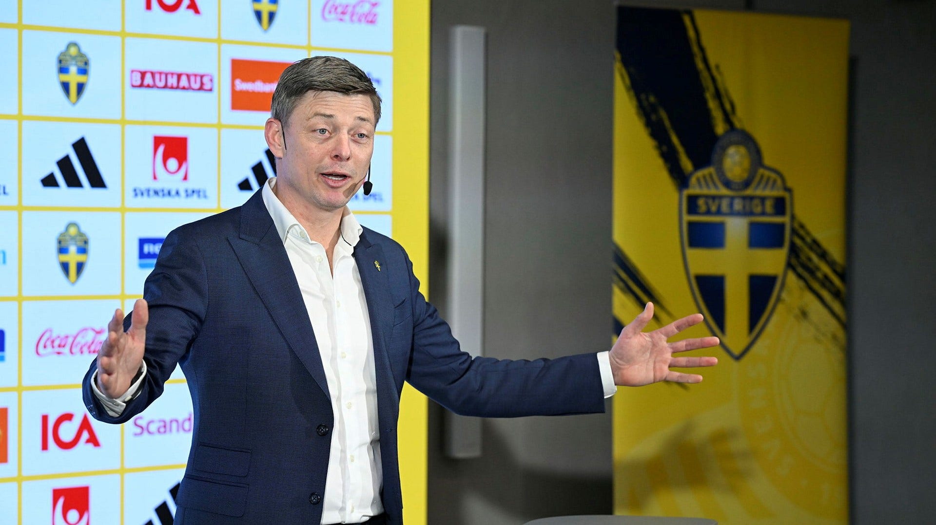 Jon Dahl Tomasson: We will entertain