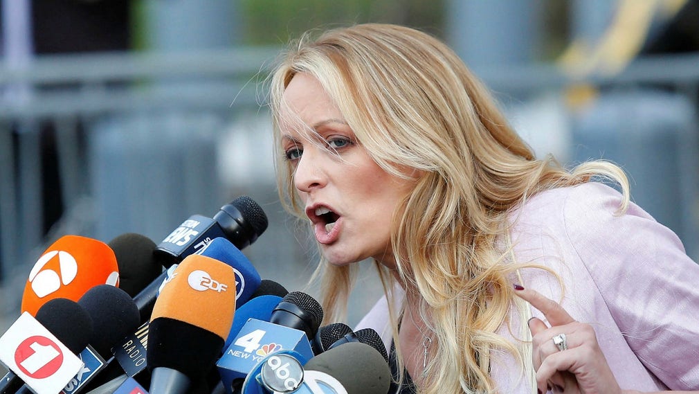 L'attrice porno Stephanie Clifford è apparsa su Fox TV.