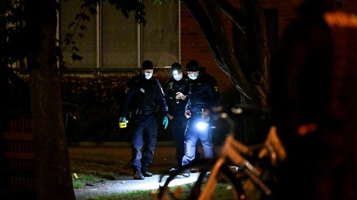 Polisen på plats i stadsdelen Gamlegården i Kristianstad.
