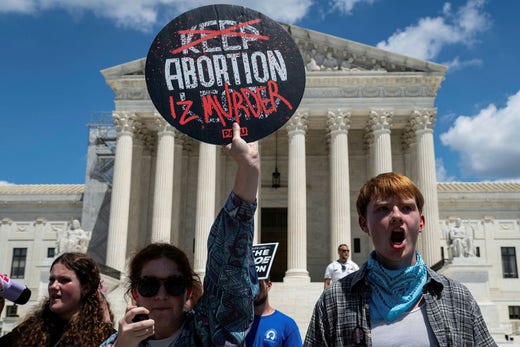 Abortion opponents also gathered outside the Supreme Court in Washington on the anniversary of HD's decision to overturn Roe v. Wade.