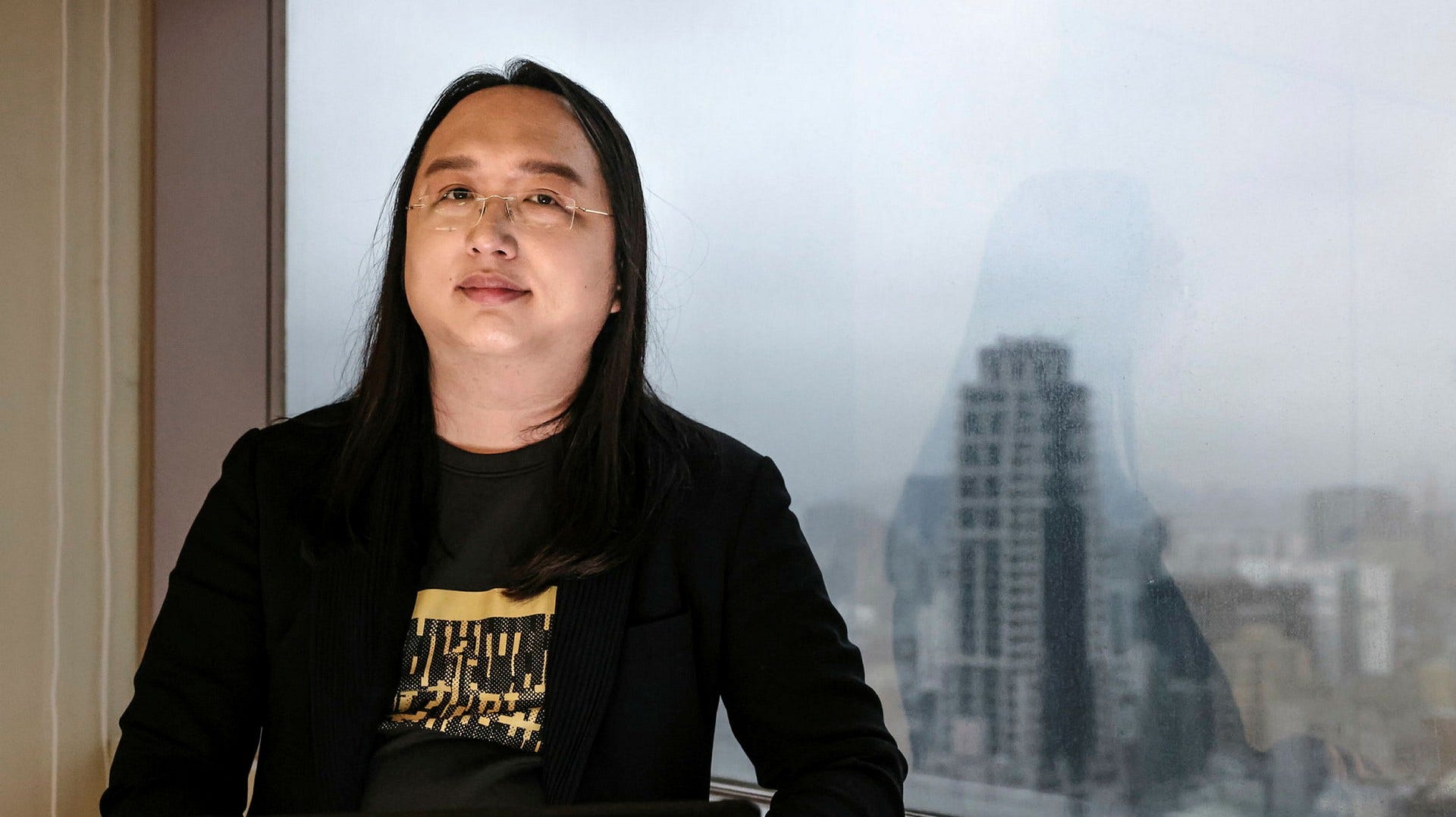 ”Vi har sett en tjugofaldig ökning av cyberattacker sedan augusti”, säger Audrey Tang.