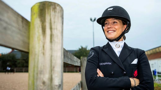 Lo stile di guida fluido di Katherine Laudrup Dufour rende il look robusto.