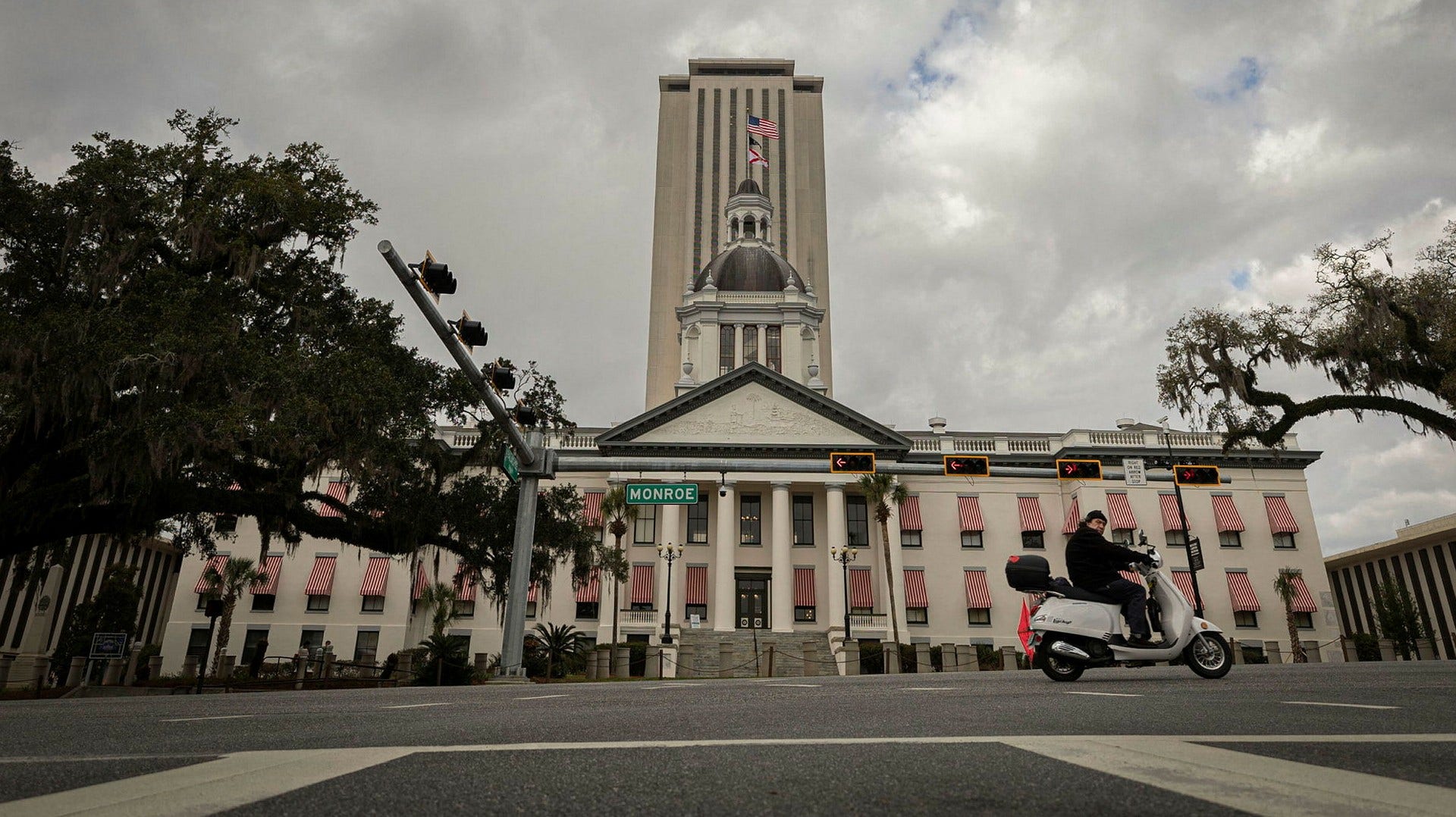 Delstatsparlamentet i Tallahassee, Florida. Här kan guvernören DeSantis lägga grunden för en presidentkampanj.