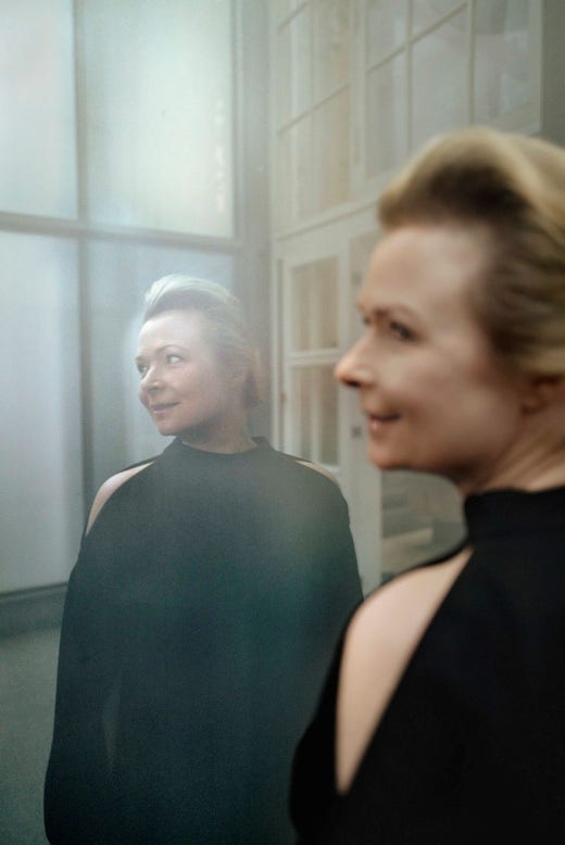 Författaren Helle Helle fotograferad på Glyptoteket i Köpenhamn.