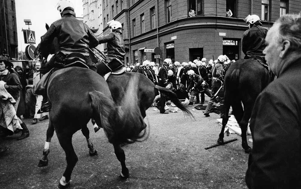 Mullvaden – Rivningsdömda bostadshus i kvarteret Mullvaden på Södermalm ockuperades 1977–78 av hyresgäster och andra som protesterade mot dåtidens fastighetsägares stora iver att riva gamla hus. Ockupationen pågick i ett år. Husen i Mullvaden revs, men striden ledde till att det inte längre blev lika vanligt att lösa bekymmer med slitna fastigheter genom att riva.