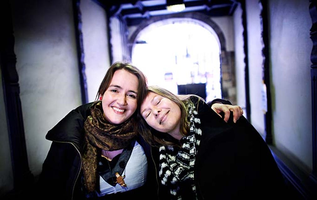”Oblivion high” utspelar sig i Upplands Väsby där både Nina von Rüdiger och Johanna Koljonen har bott.